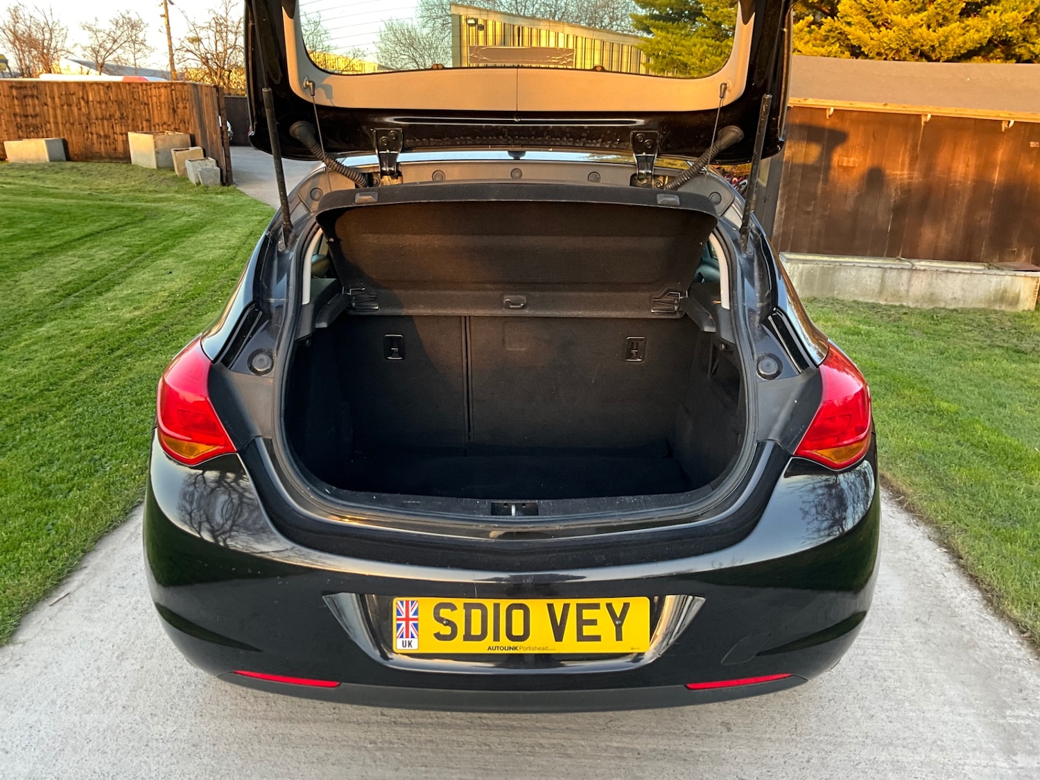 Used Vauxhall Astra 2010 for sale - 77750304: Photo 7