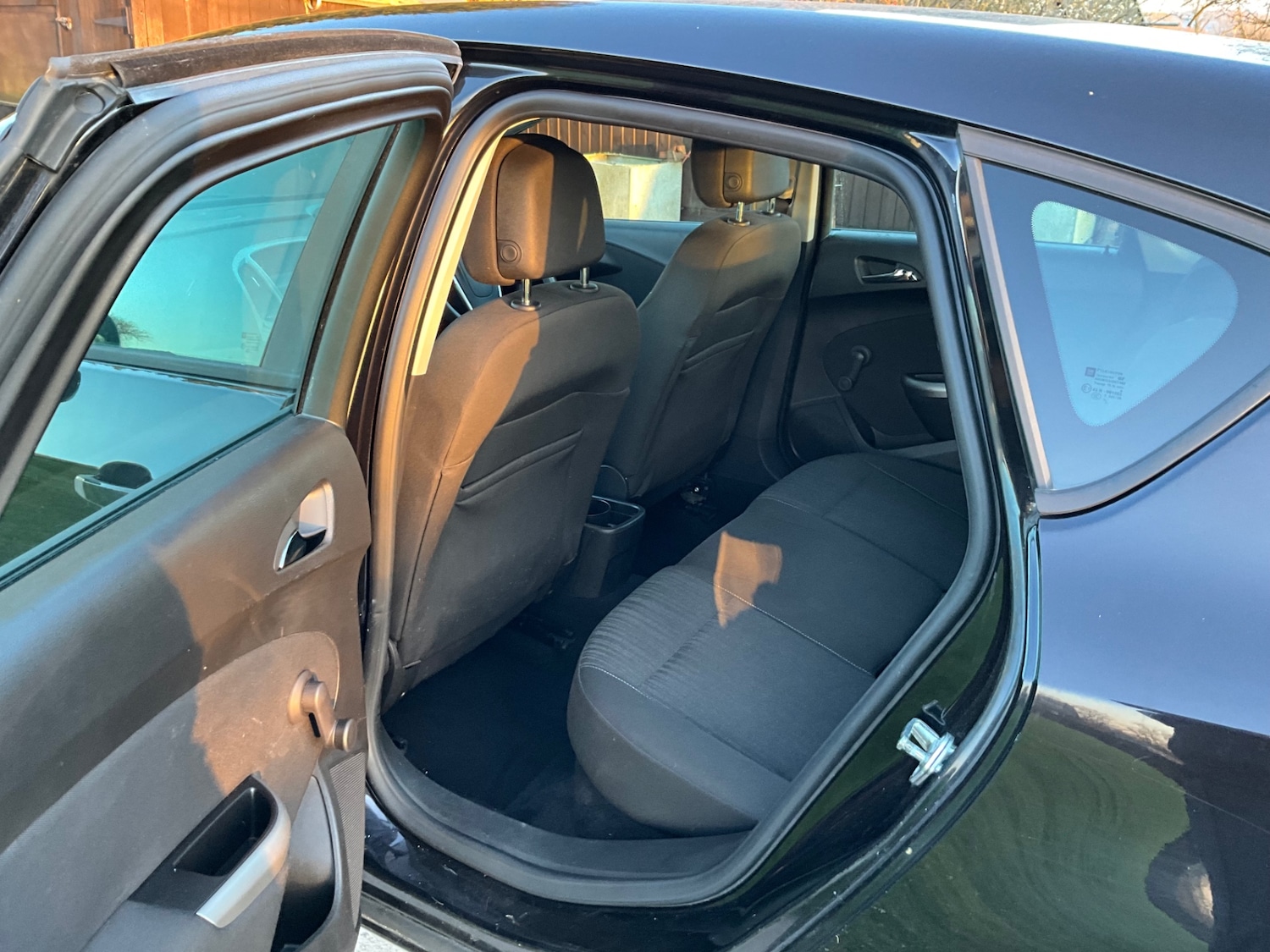 Used Vauxhall Astra 2010 for sale - 77750304: Photo 8