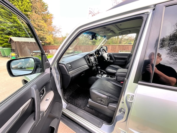 Used Mitsubishi Shogun 2018 for sale - 76309932: Photo 8