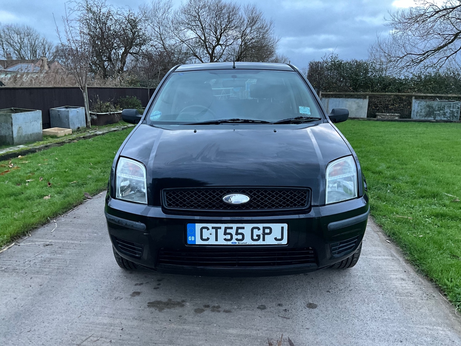 Used Ford Fusion 2005 for sale - 76931660: Photo 2