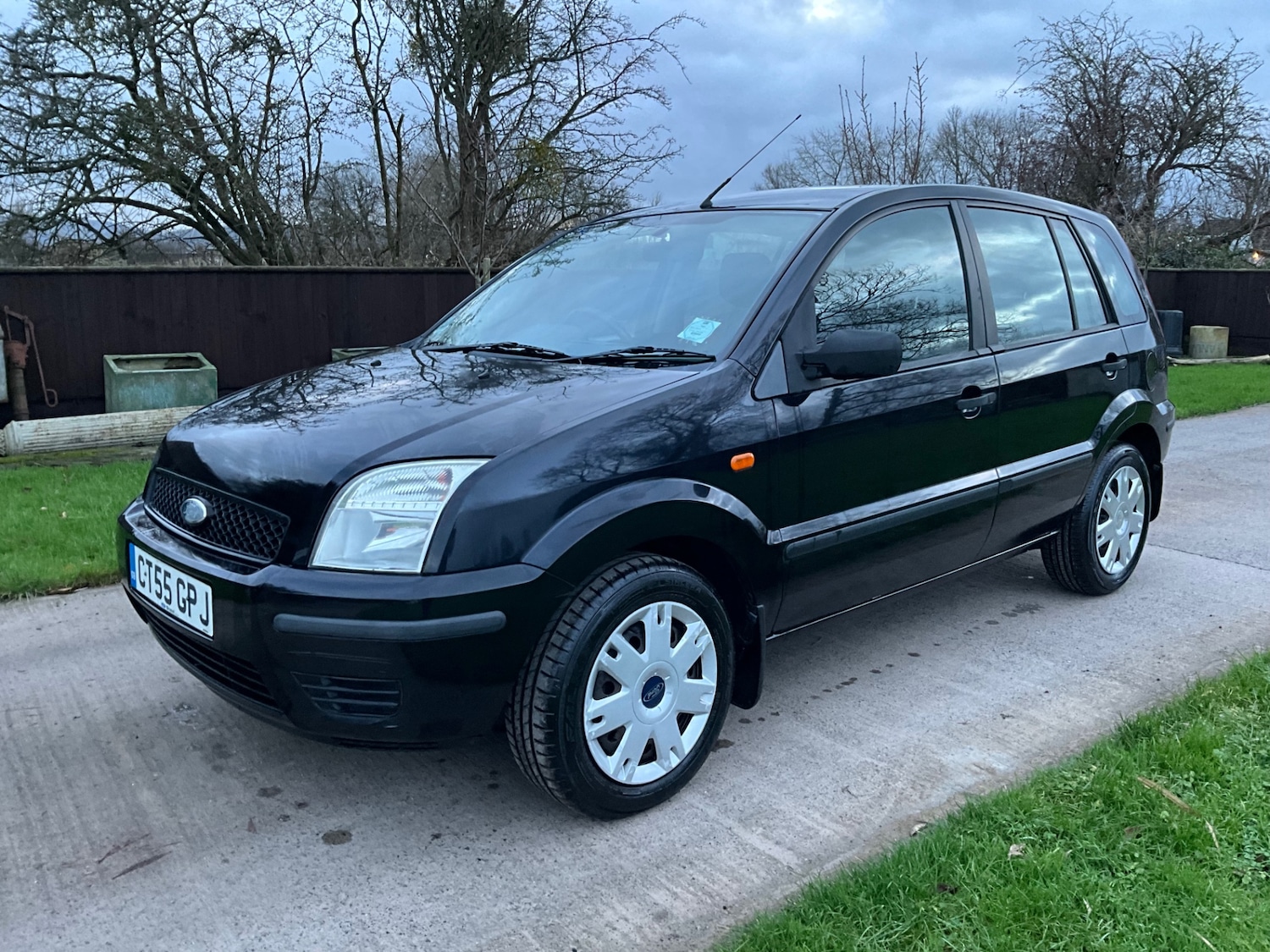 Used Ford Fusion 2005 for sale - 76931660: Photo 3