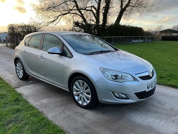 Used Vauxhall Astra 2010 for sale - 77340098: Photo