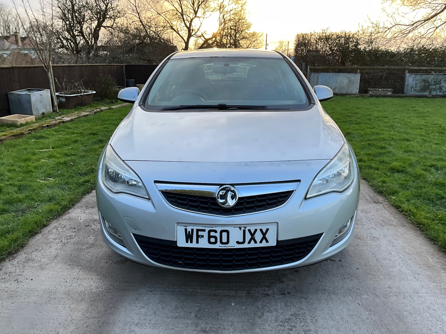 Used Vauxhall Astra 2010 for sale - 77340098: Photo 2