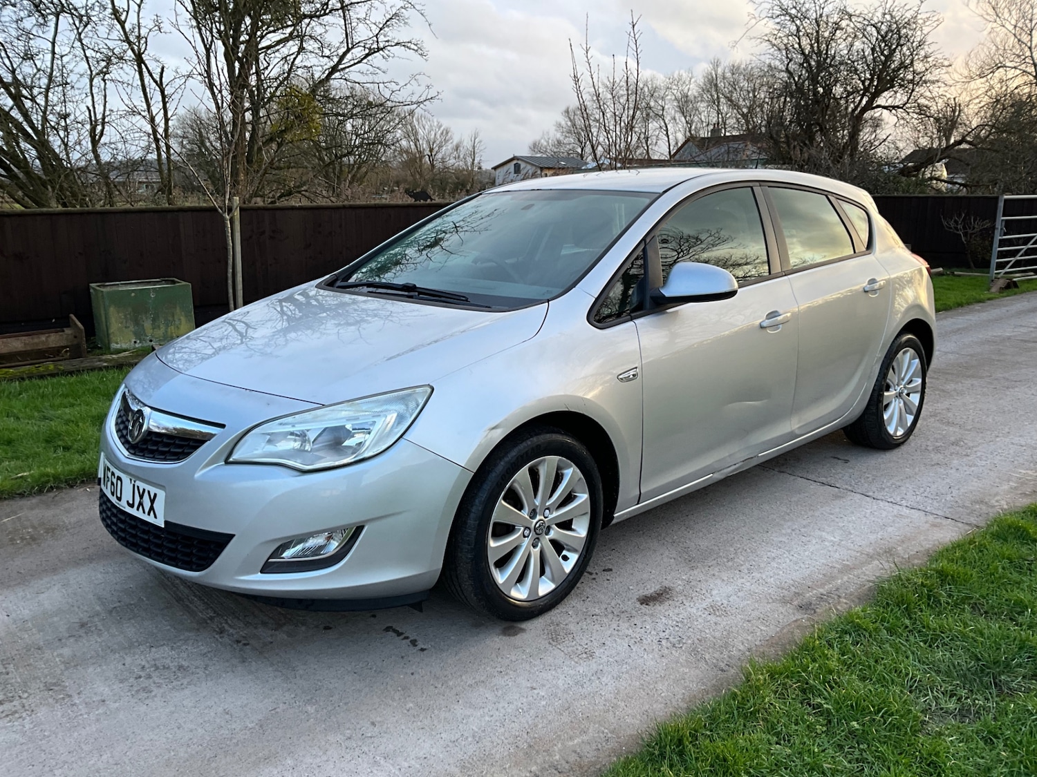 Used Vauxhall Astra 2010 for sale - 77340098: Photo 3