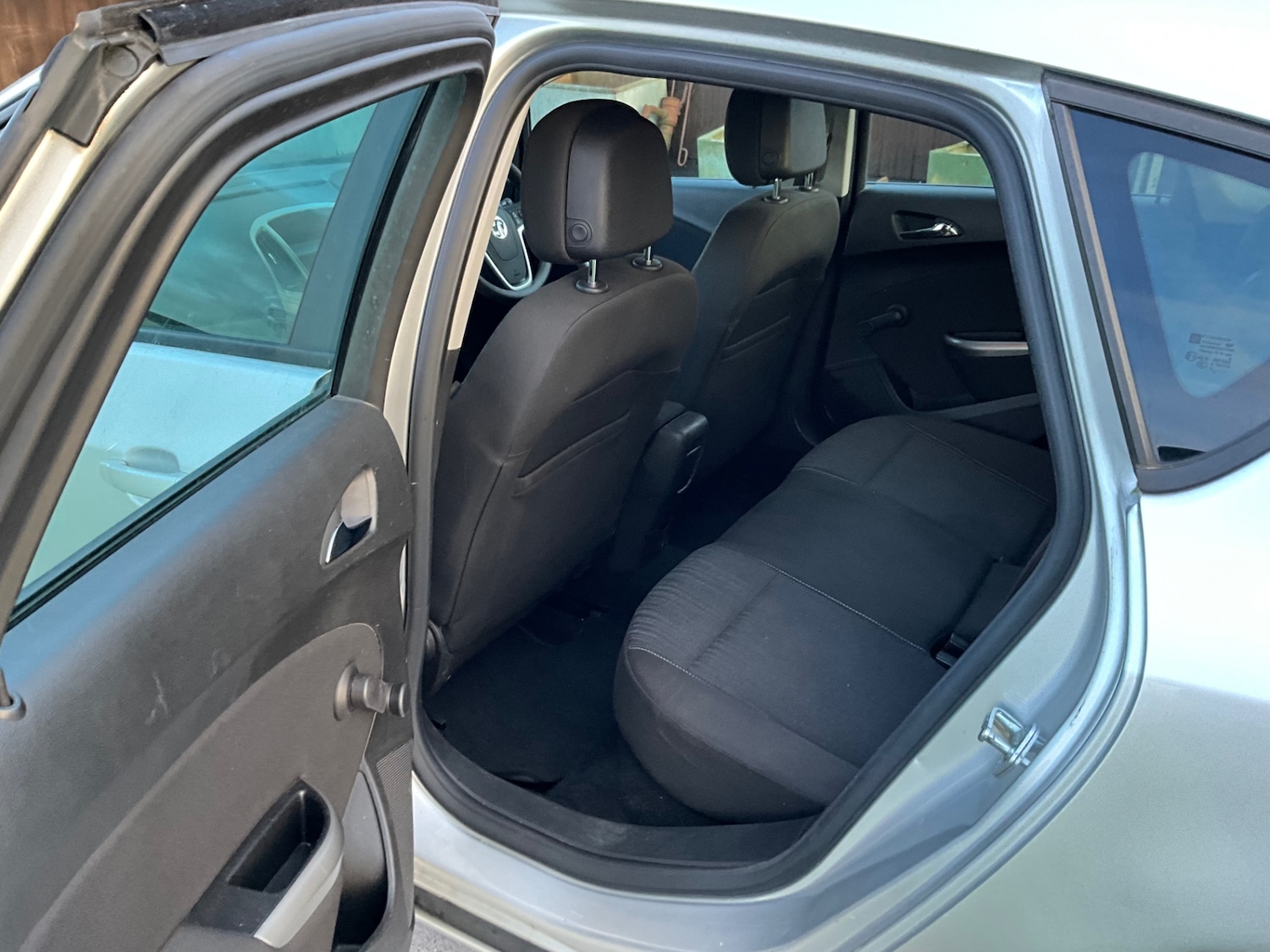 Used Vauxhall Astra 2010 for sale - 77340098: Photo 8