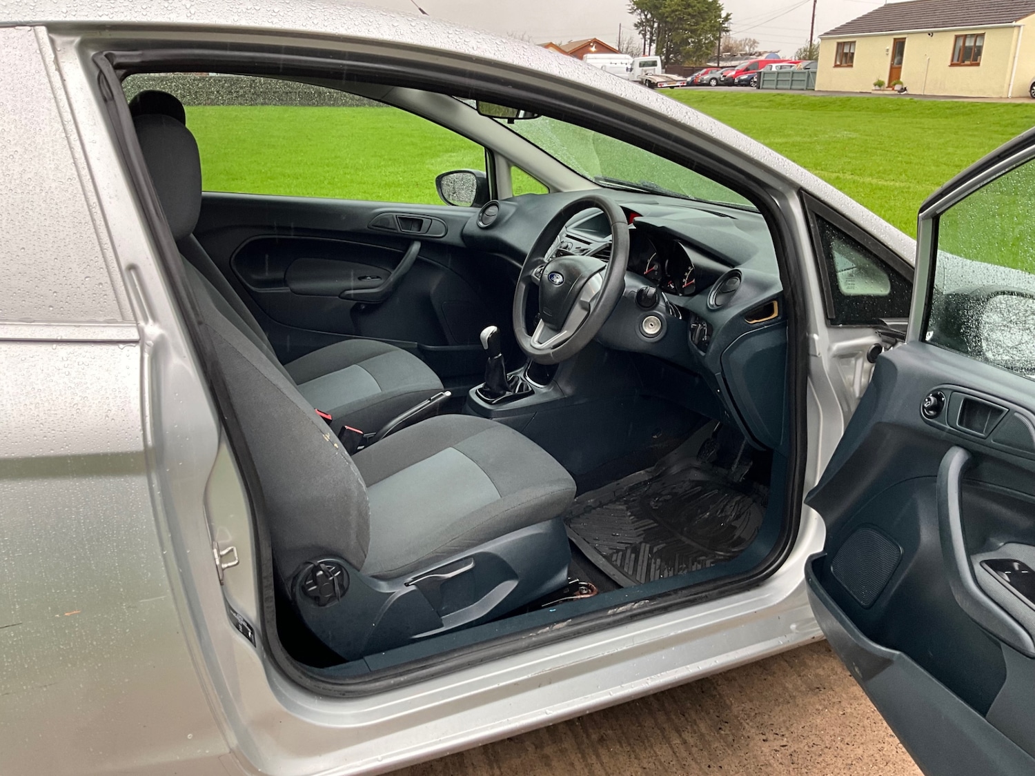 Used Ford Fiesta 2011 for sale - 76666287: Photo 10