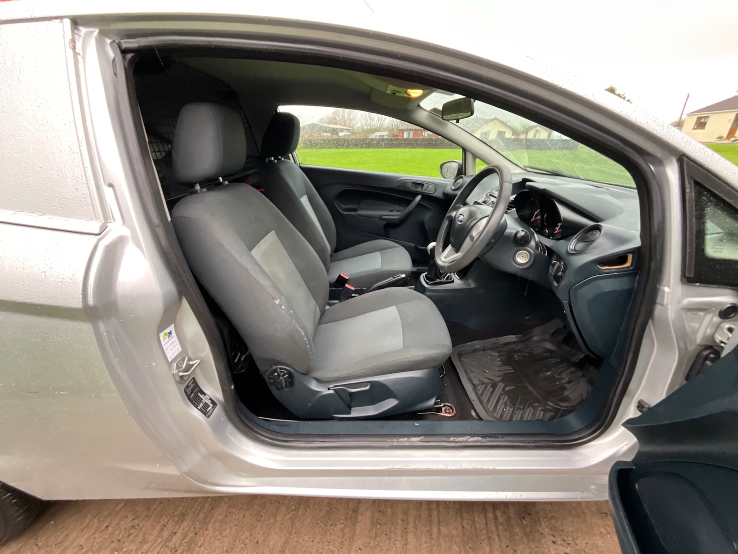 Used Ford Fiesta 2011 for sale - 76666287: Photo 11