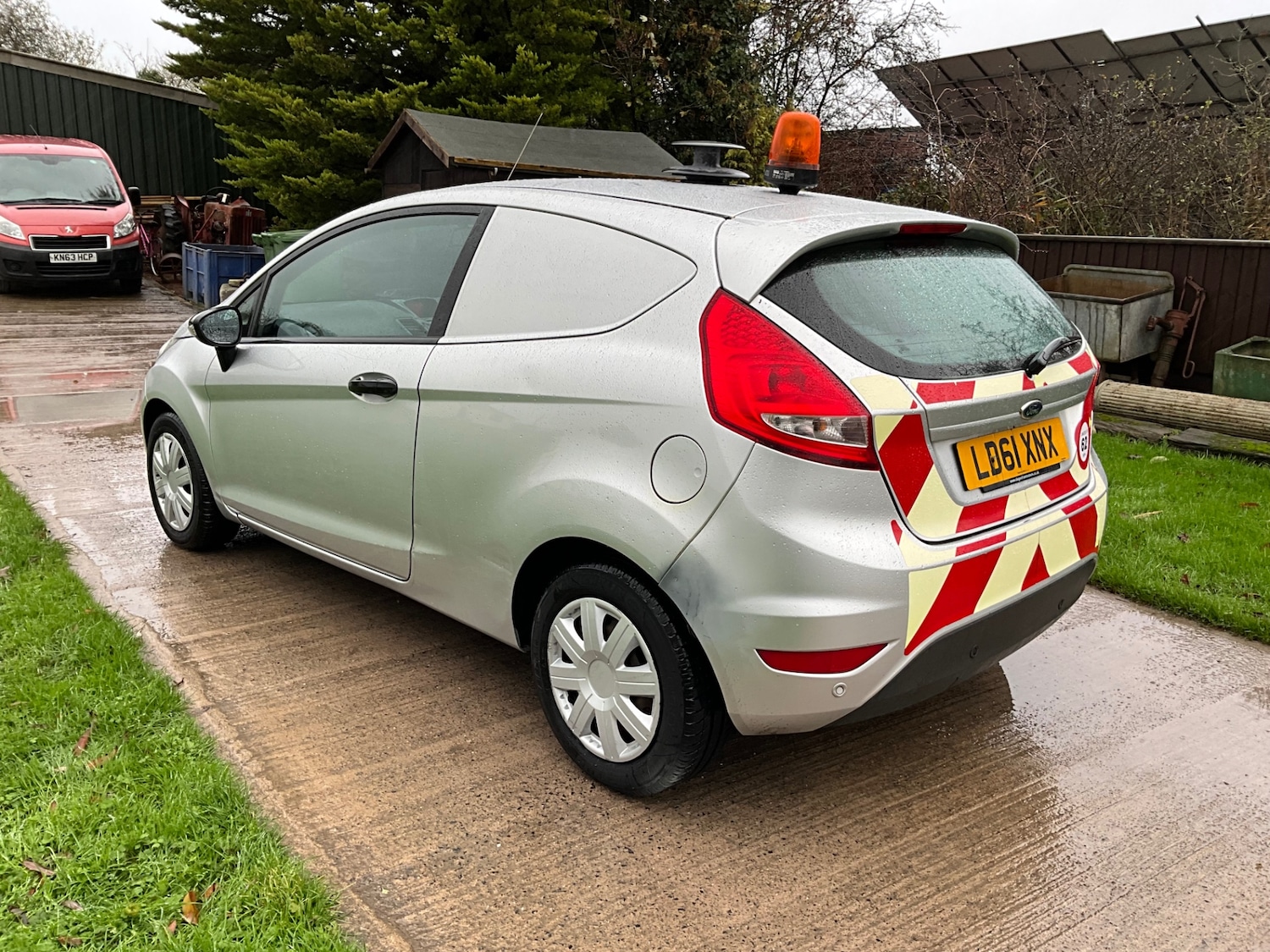 Used Ford Fiesta 2011 for sale - 76666287: Photo 4