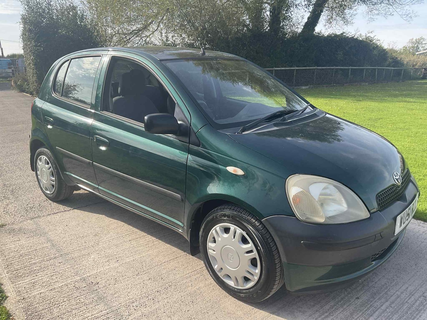 Used Toyota Yaris 2001 for sale - 76156612: Photo 1
