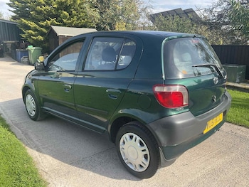 Used Toyota Yaris 2001 for sale - 76156612: Photo