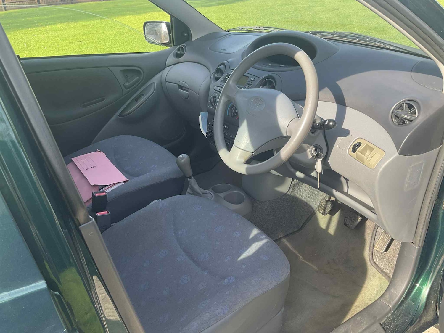 Used Toyota Yaris 2001 for sale - 76156612: Photo 7