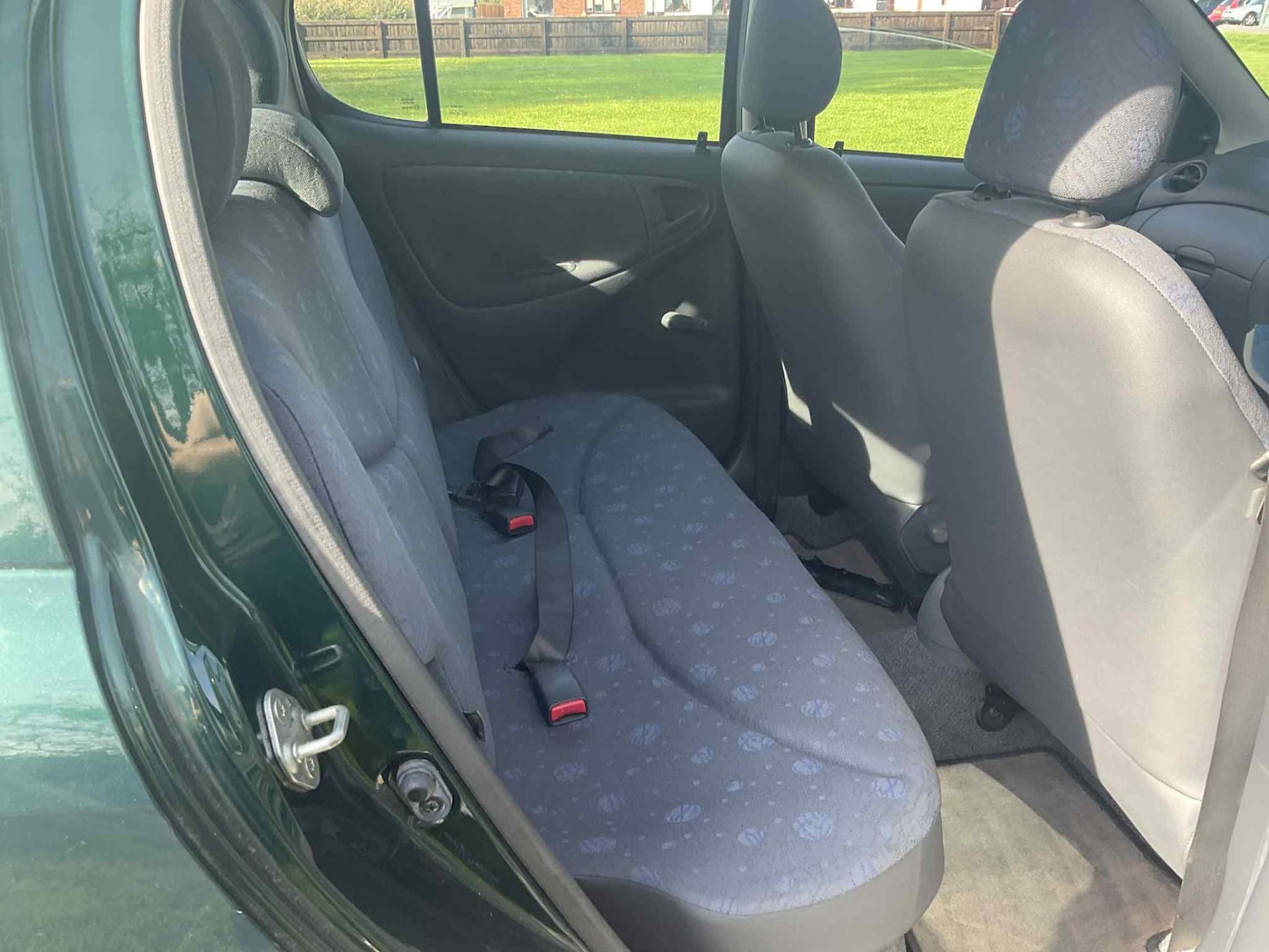 Used Toyota Yaris 2001 for sale - 76156612: Photo 8