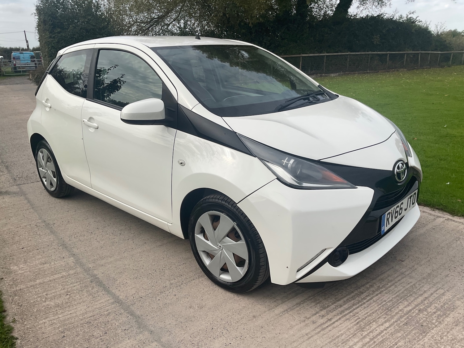 Used Toyota AYGO 2016 for sale - 76156571: Photo 1