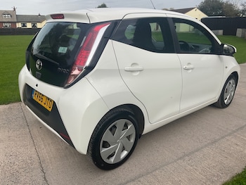 Used Toyota AYGO 2016 for sale - 76156571: Photo 2