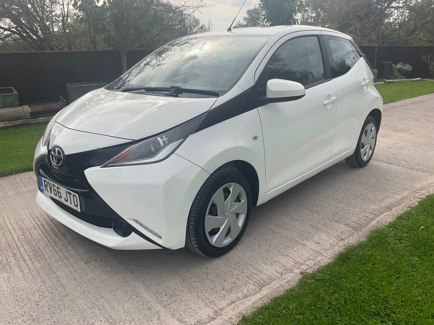 Used Toyota AYGO 2016 for sale - 76156571: Photo 6