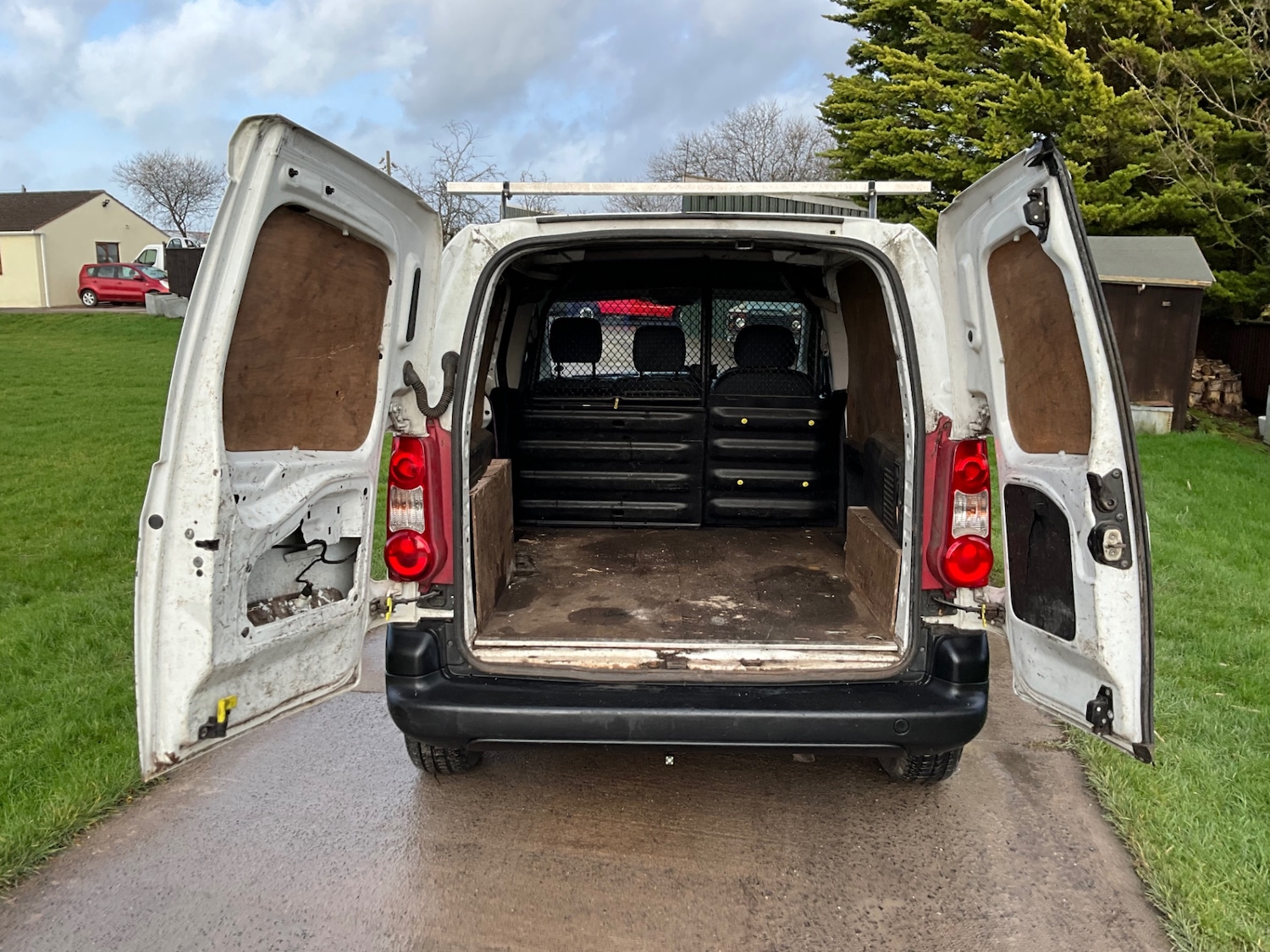 Used Peugeot Partner 2011 for sale - 77622769: Photo 7