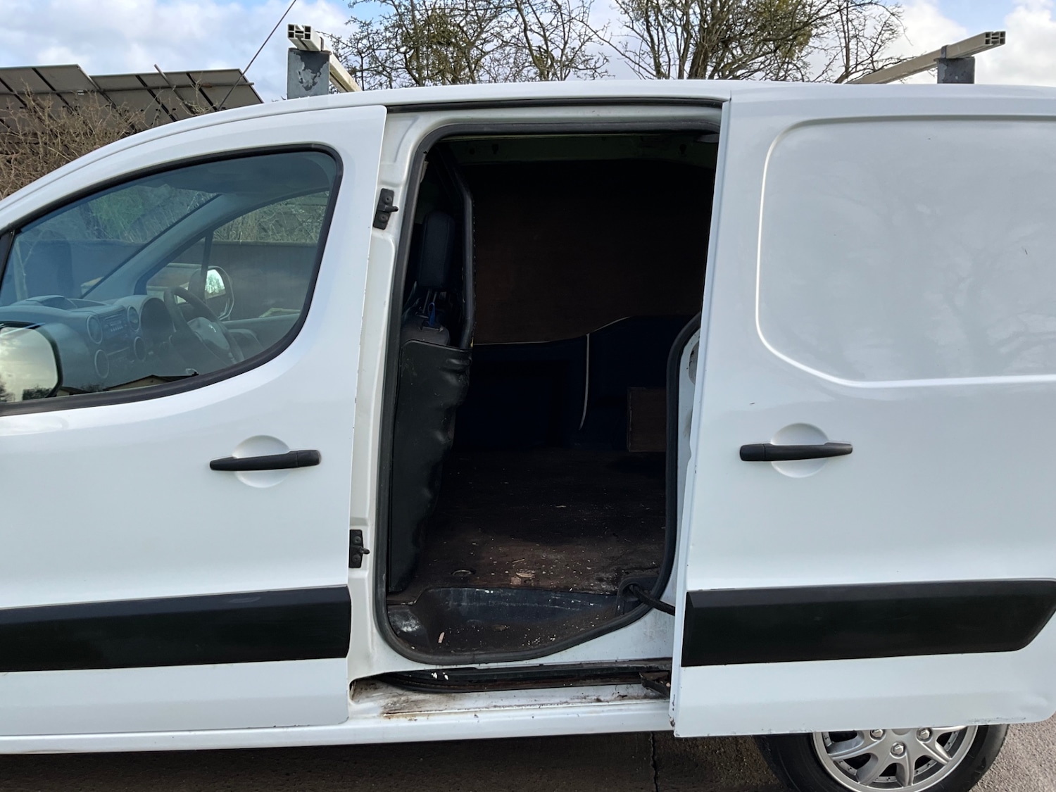 Used Peugeot Partner 2011 for sale - 77622769: Photo 8