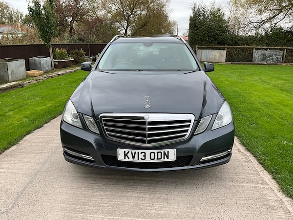 Used Mercedes-Benz E Class 2013 for sale - 76288515: Photo 2