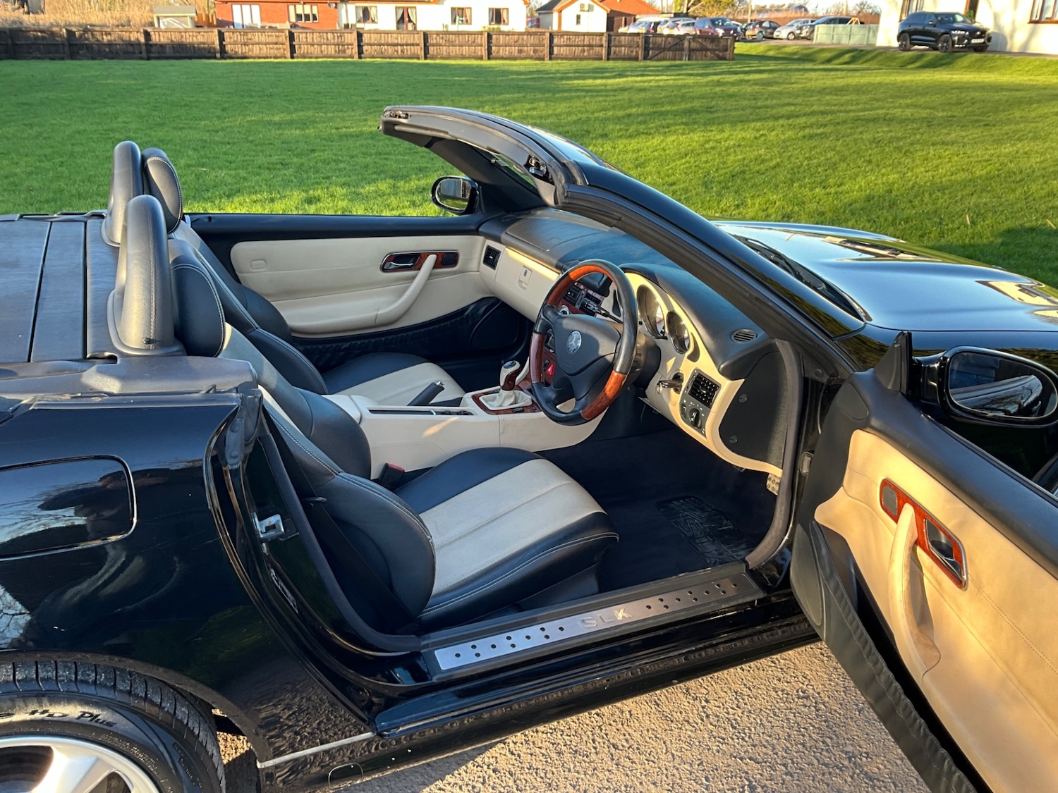 Used Mercedes-Benz SLK 2001 for sale - 77087332: Photo 10