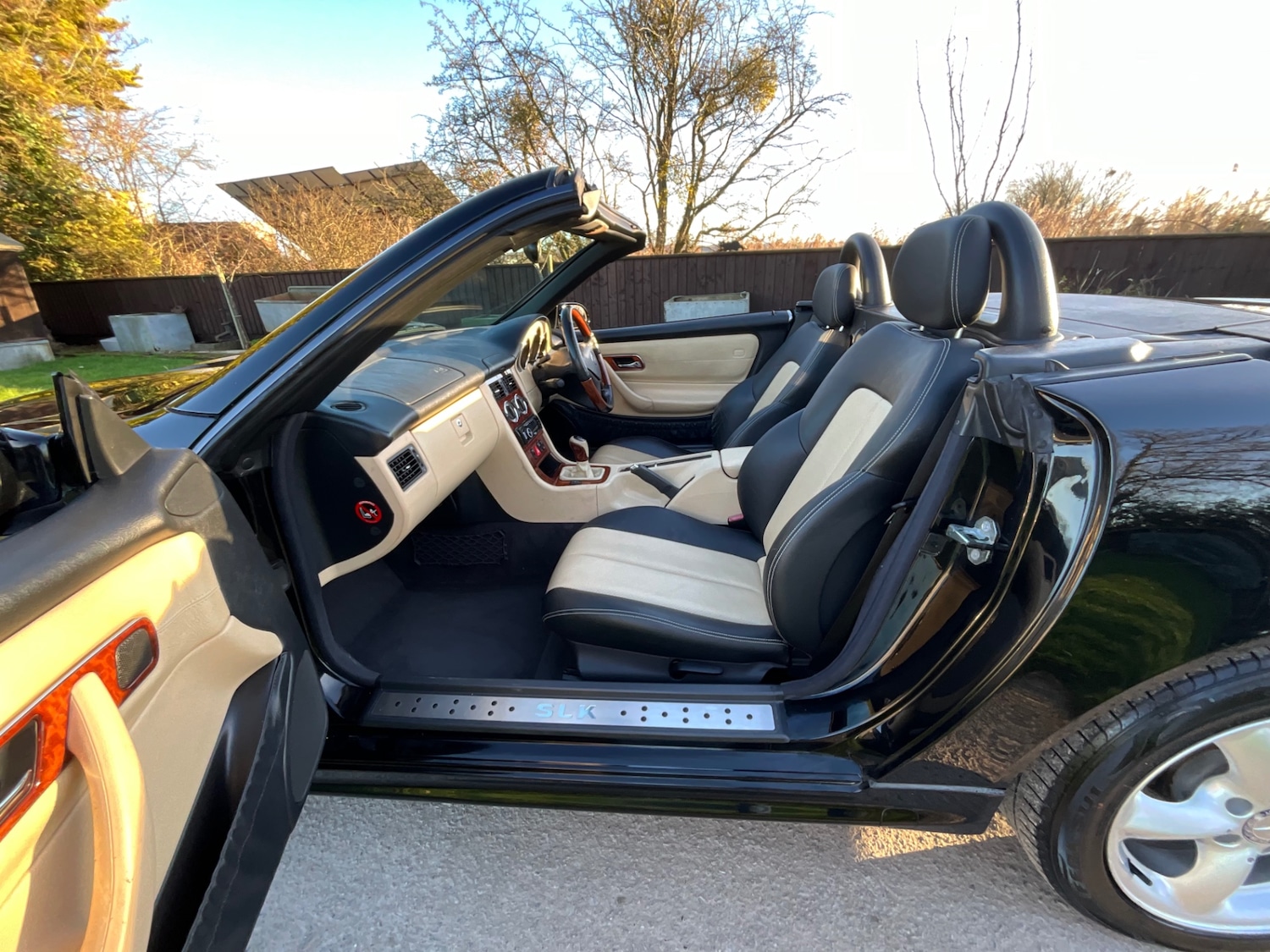 Used Mercedes-Benz SLK 2001 for sale - 77087332: Photo 9