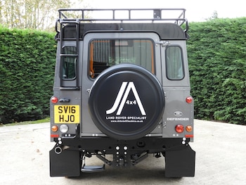 Used Land Rover Defender 110 2016 for sale - 76208677: Photo