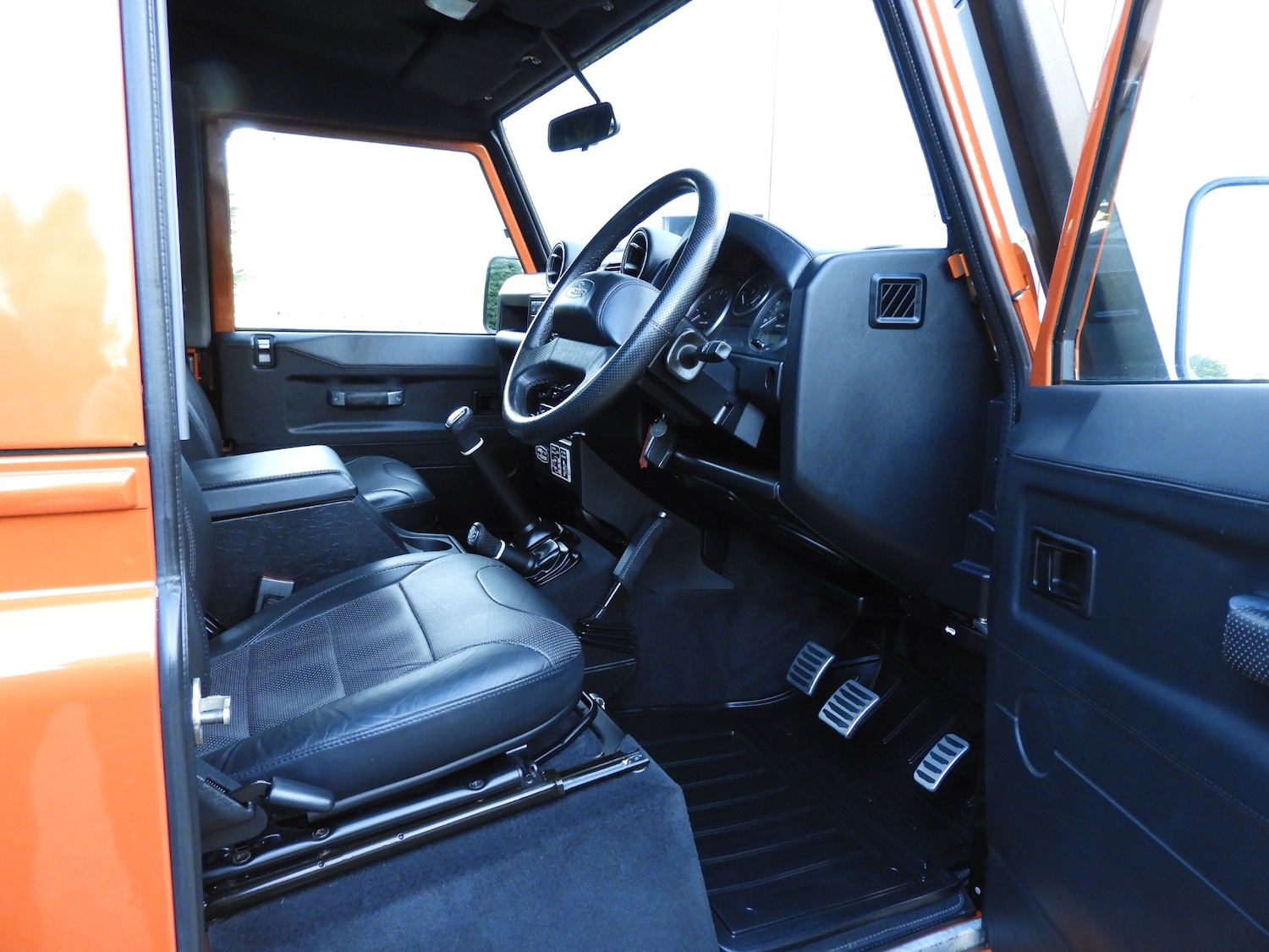 Used Land Rover Defender 90 2016 for sale - 77504362: Photo 12