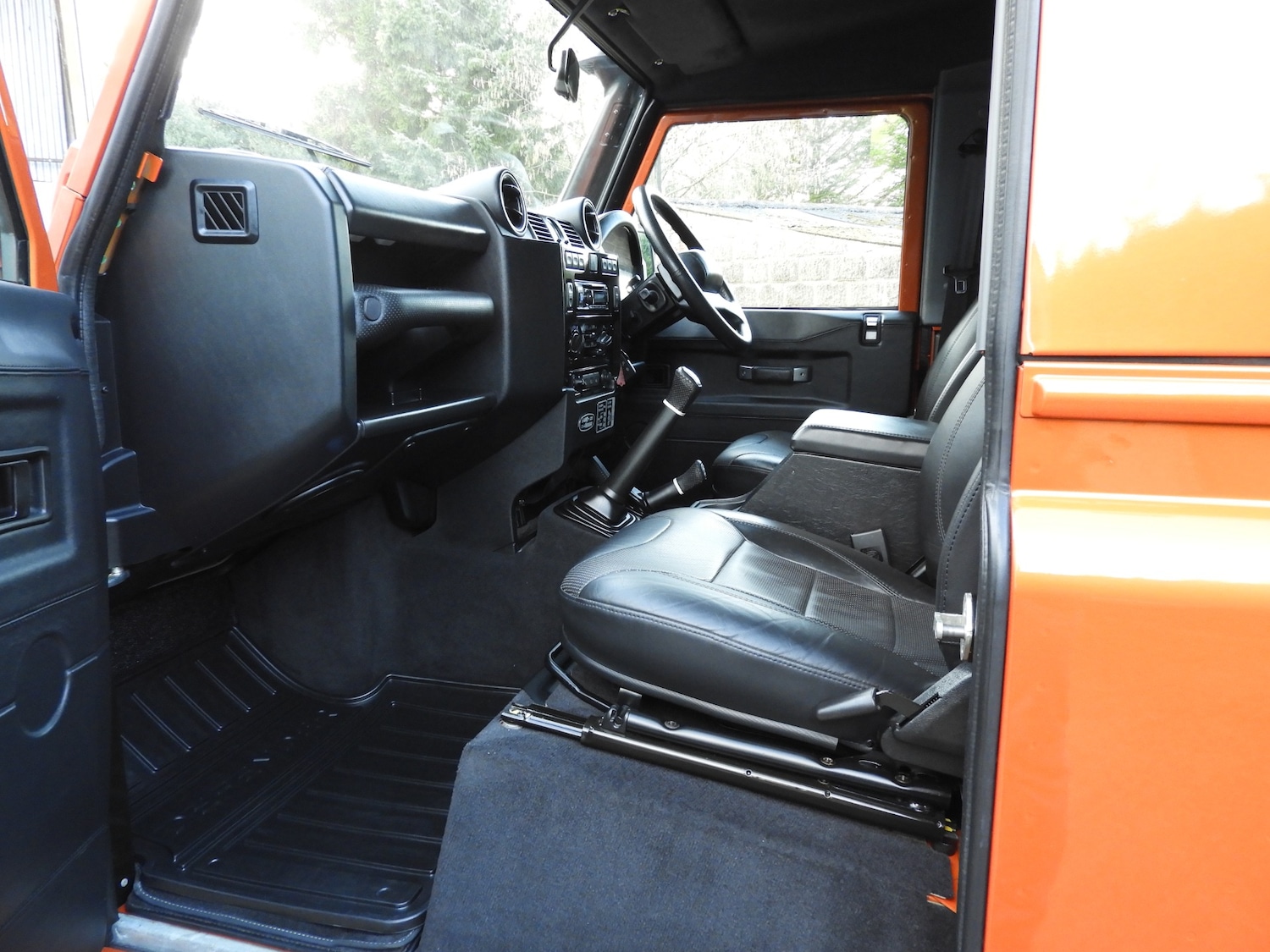 Used Land Rover Defender 90 2016 for sale - 77504362: Photo 15