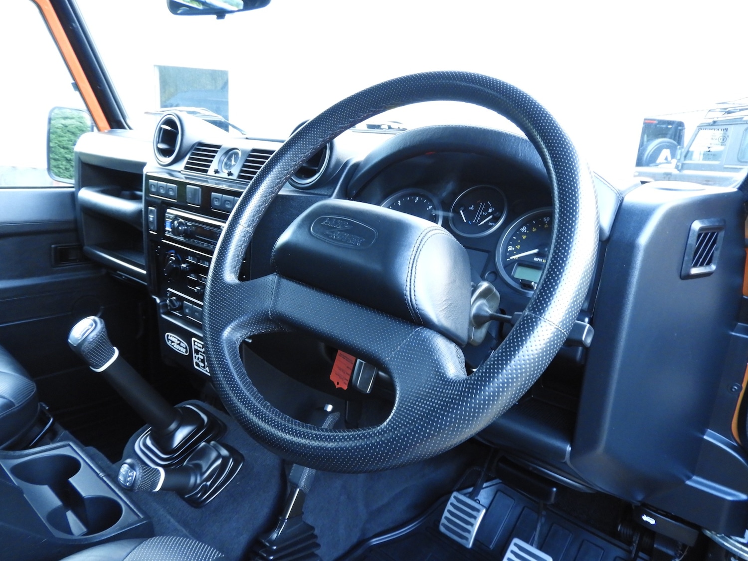 Used Land Rover Defender 90 2016 for sale - 77504362: Photo 16