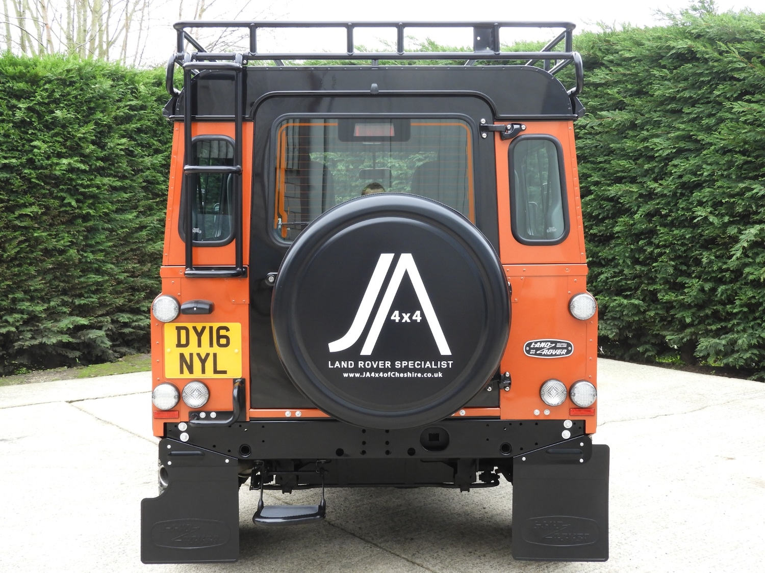 Used Land Rover Defender 90 2016 for sale - 77504362: Photo 4