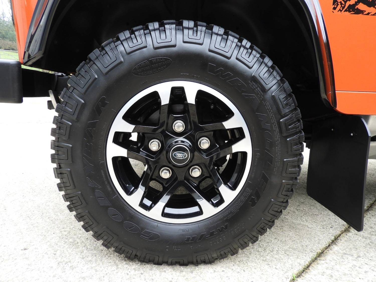 Used Land Rover Defender 90 2016 for sale - 77504362: Photo 8