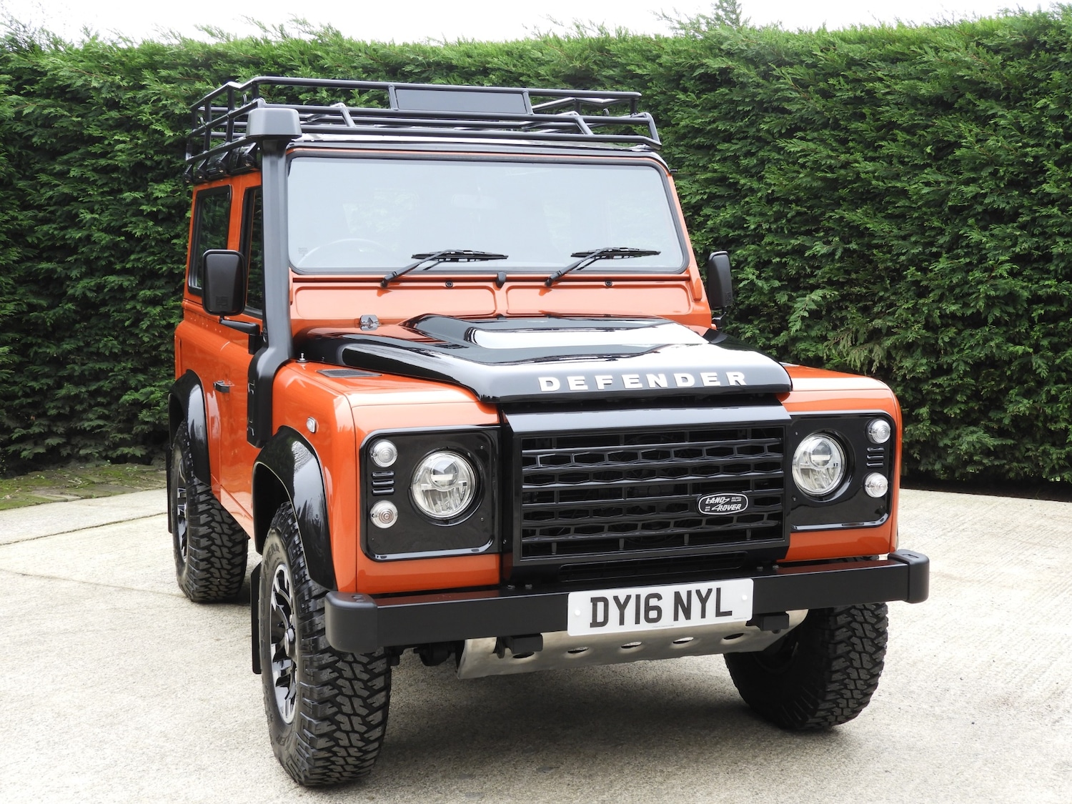 Used Land Rover Defender 90 2016 for sale - 77504362: Photo 9