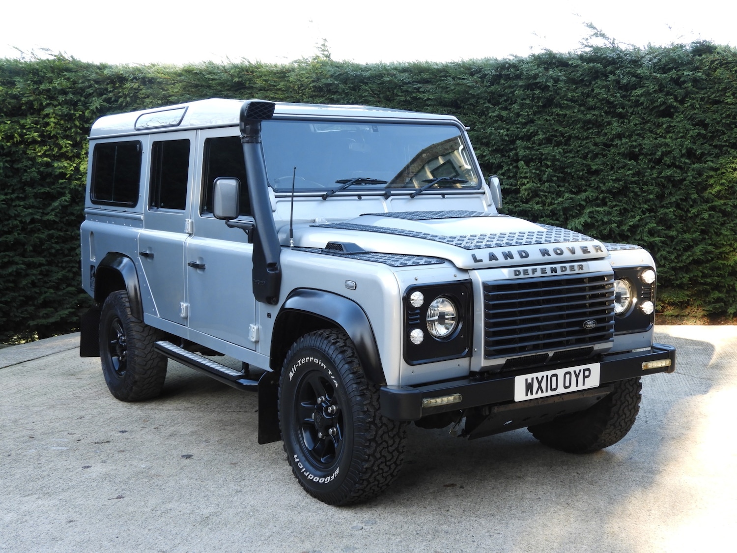 Used Land Rover Defender 110 2010 for sale - 76602740: Photo 1