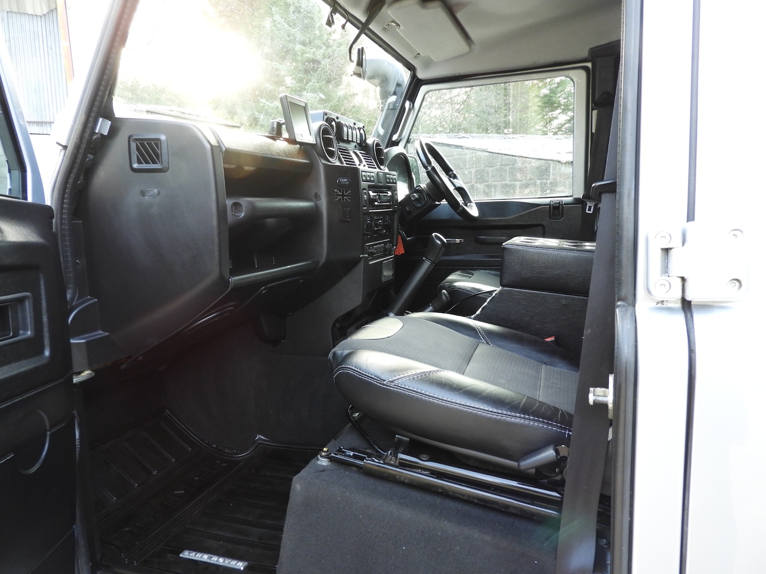 Used Land Rover Defender 110 2010 for sale - 76602740: Photo 16