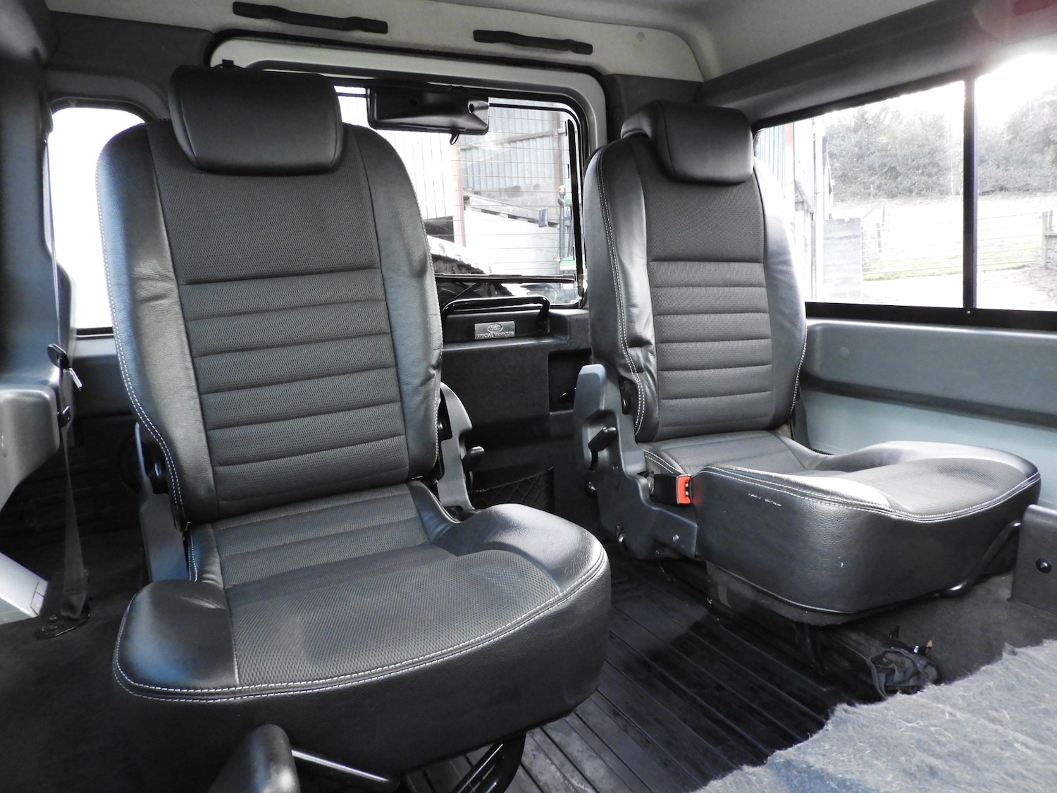 Used Land Rover Defender 110 2010 for sale - 76602740: Photo 20