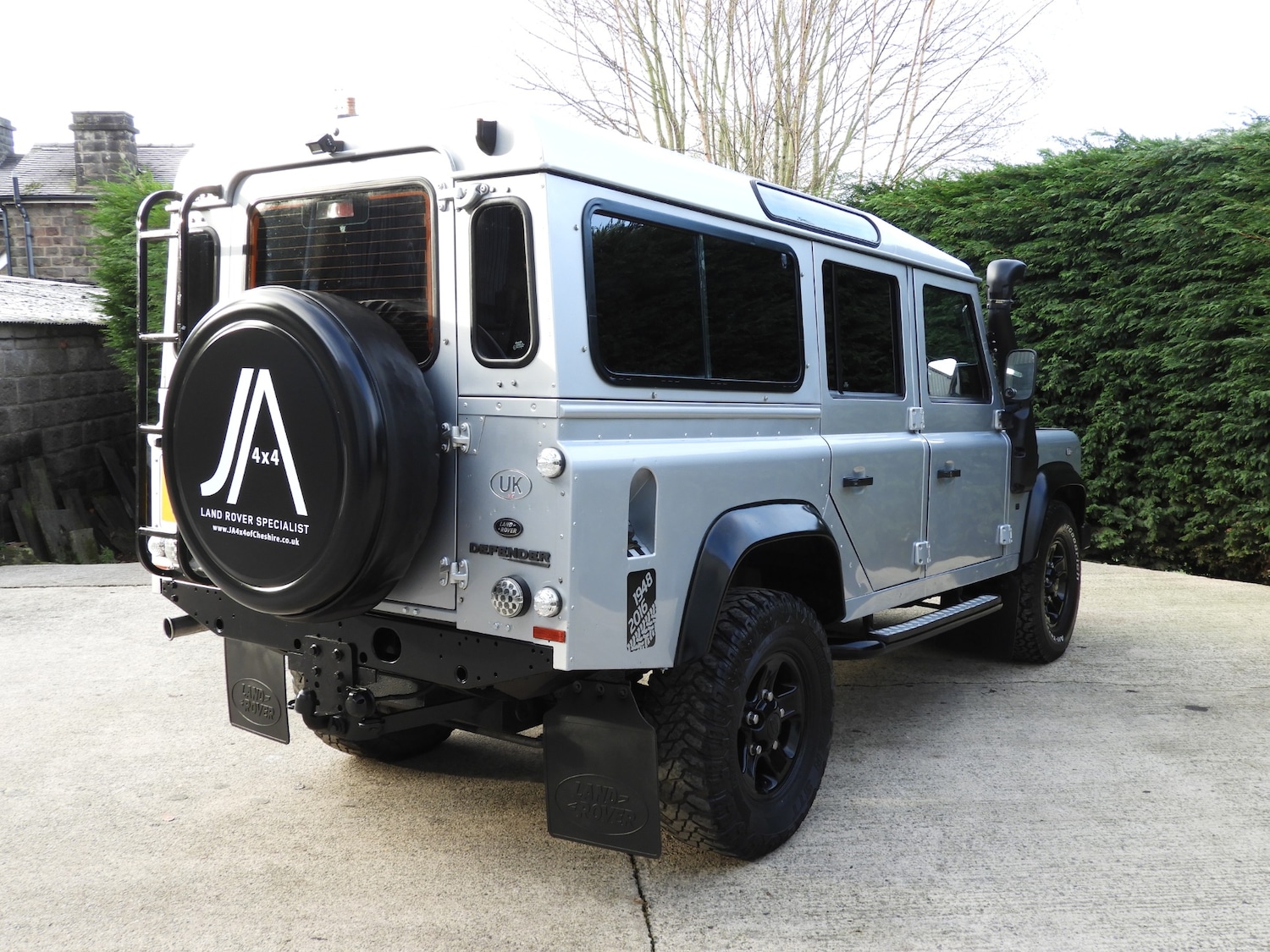 Used Land Rover Defender 110 2010 for sale - 76602740: Photo 6