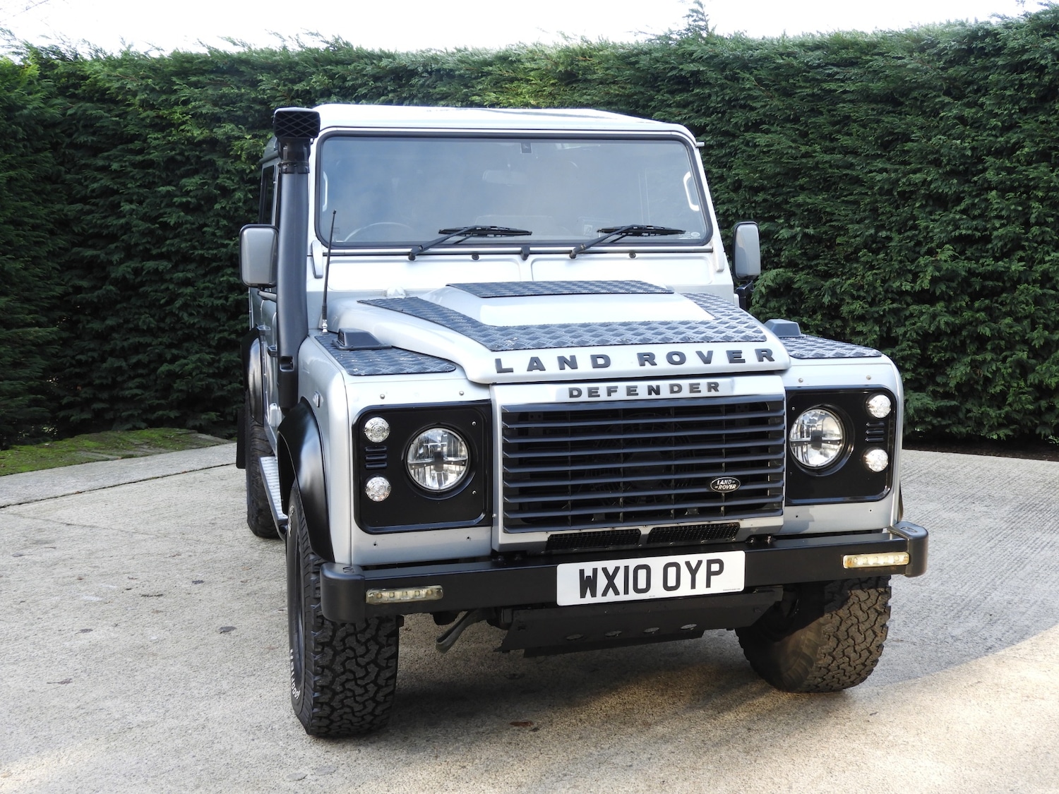 Used Land Rover Defender 110 2010 for sale - 76602740: Photo 9