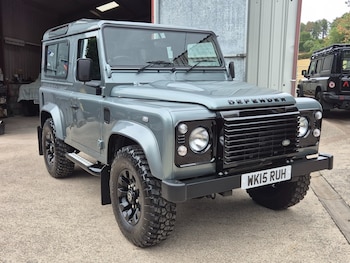 Used Land Rover Defender 110 2015 for sale - 79527559: Photo