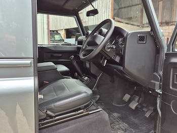 Used Land Rover Defender 110 2015 for sale - 79527559: Photo