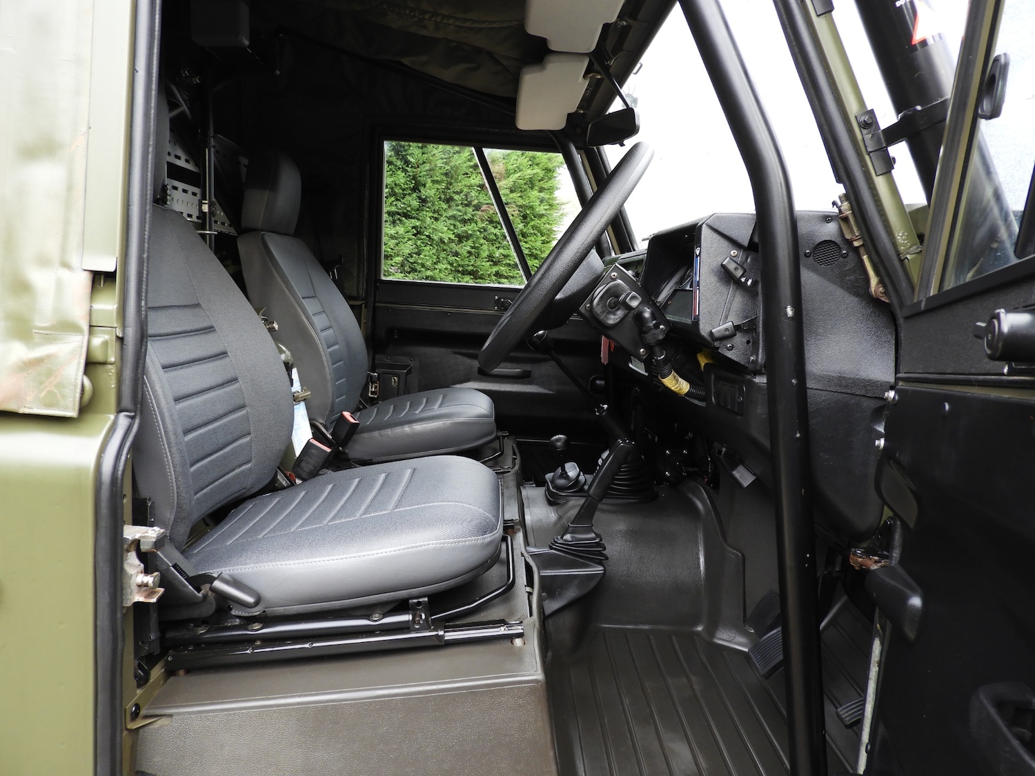 Used Land Rover Defender 90 1999 for sale - 76780406: Photo 11