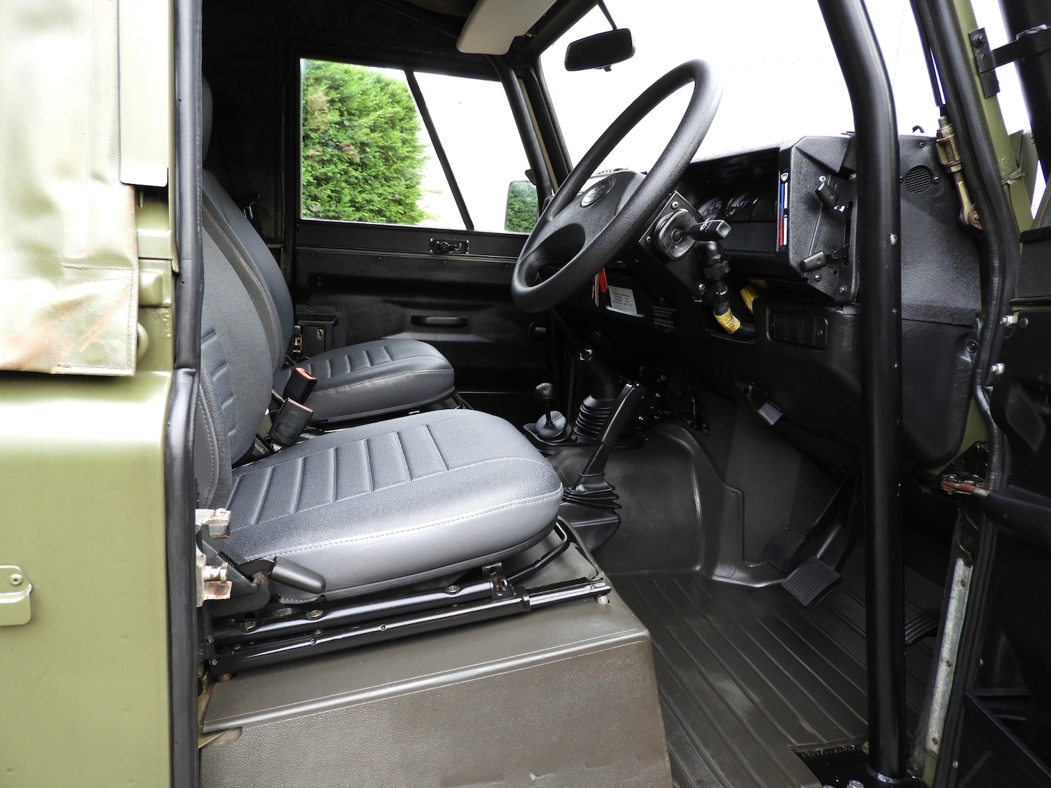 Used Land Rover Defender 90 1999 for sale - 76780406: Photo 12