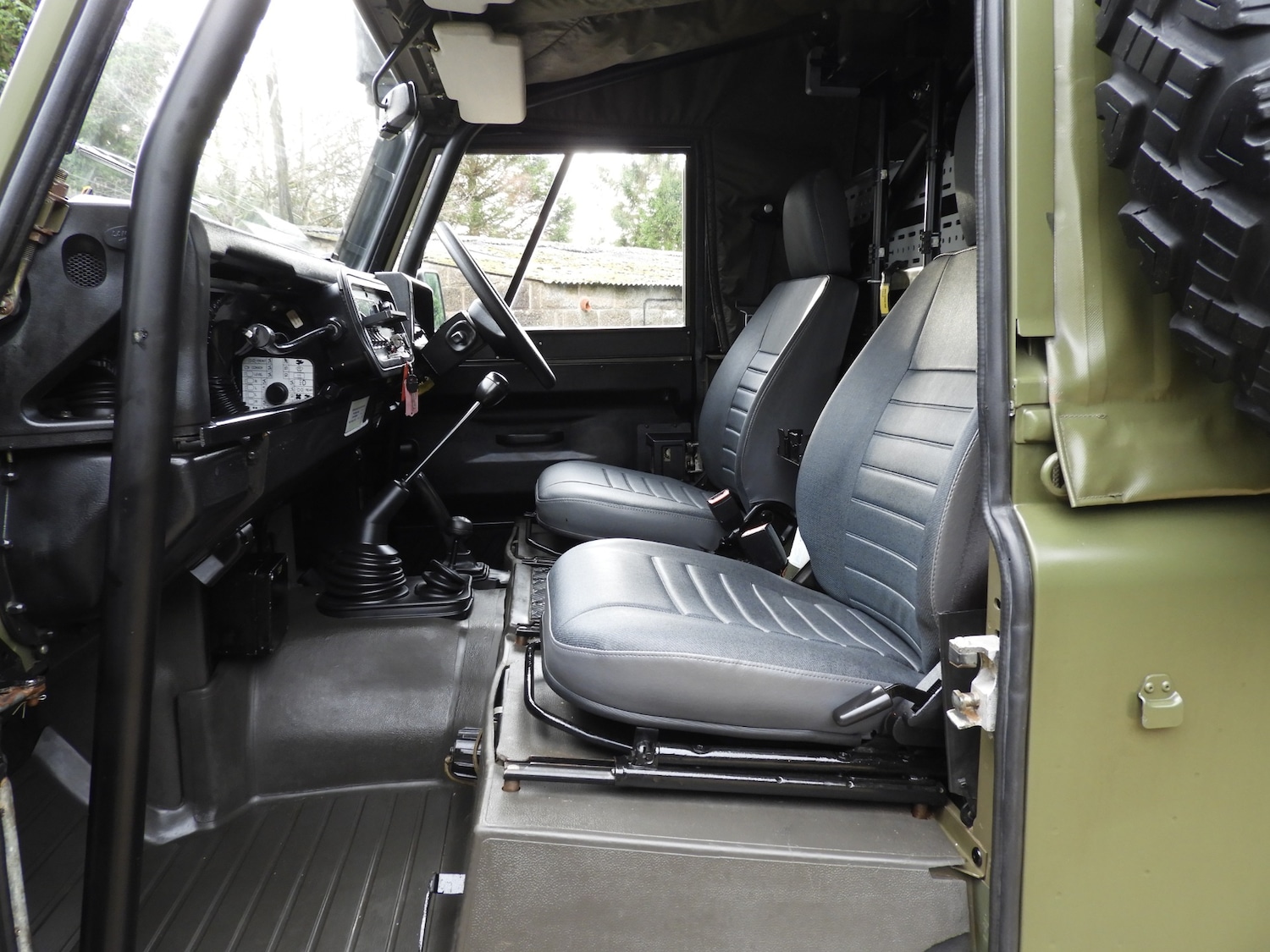 Used Land Rover Defender 90 1999 for sale - 76780406: Photo 14