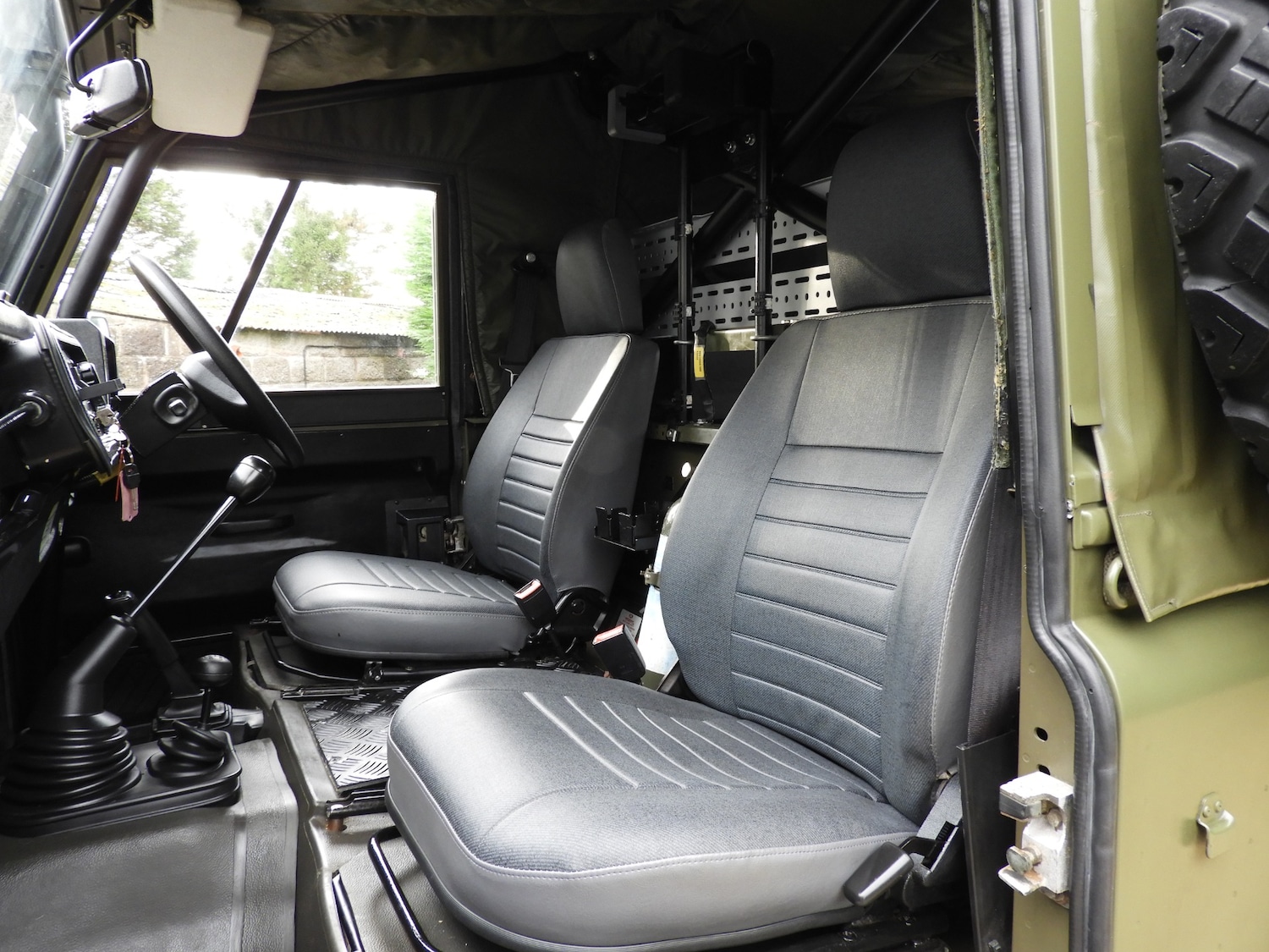 Used Land Rover Defender 90 1999 for sale - 76780406: Photo 16