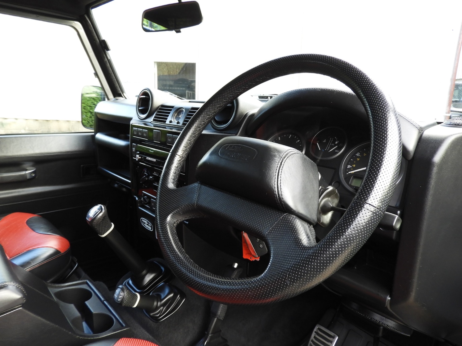 Used Land Rover Defender 110 2016 for sale - 77044261: Photo 17