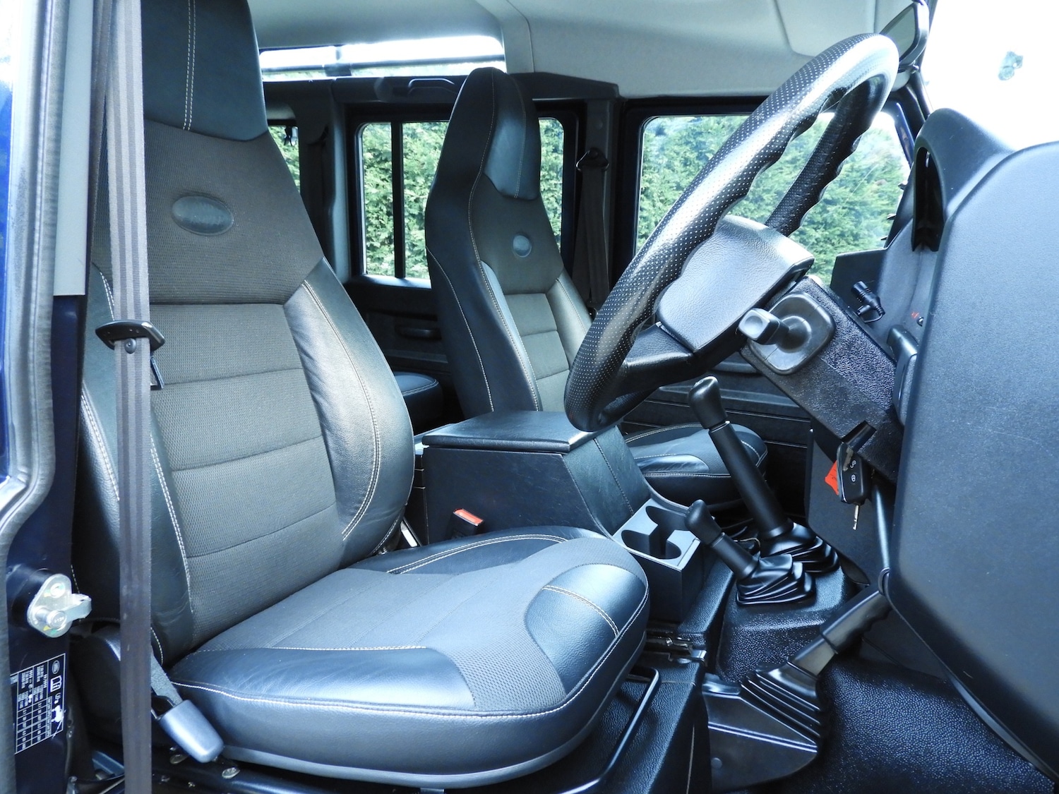 Used Land Rover Defender 110 2014 for sale - 77532632: Photo 13