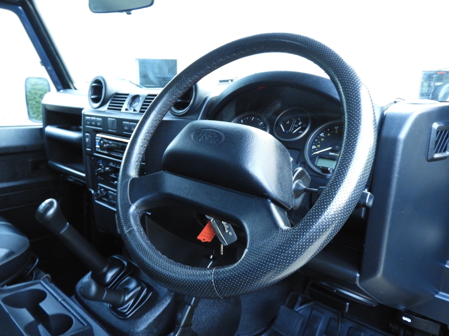 Used Land Rover Defender 110 2014 for sale - 77532632: Photo 17