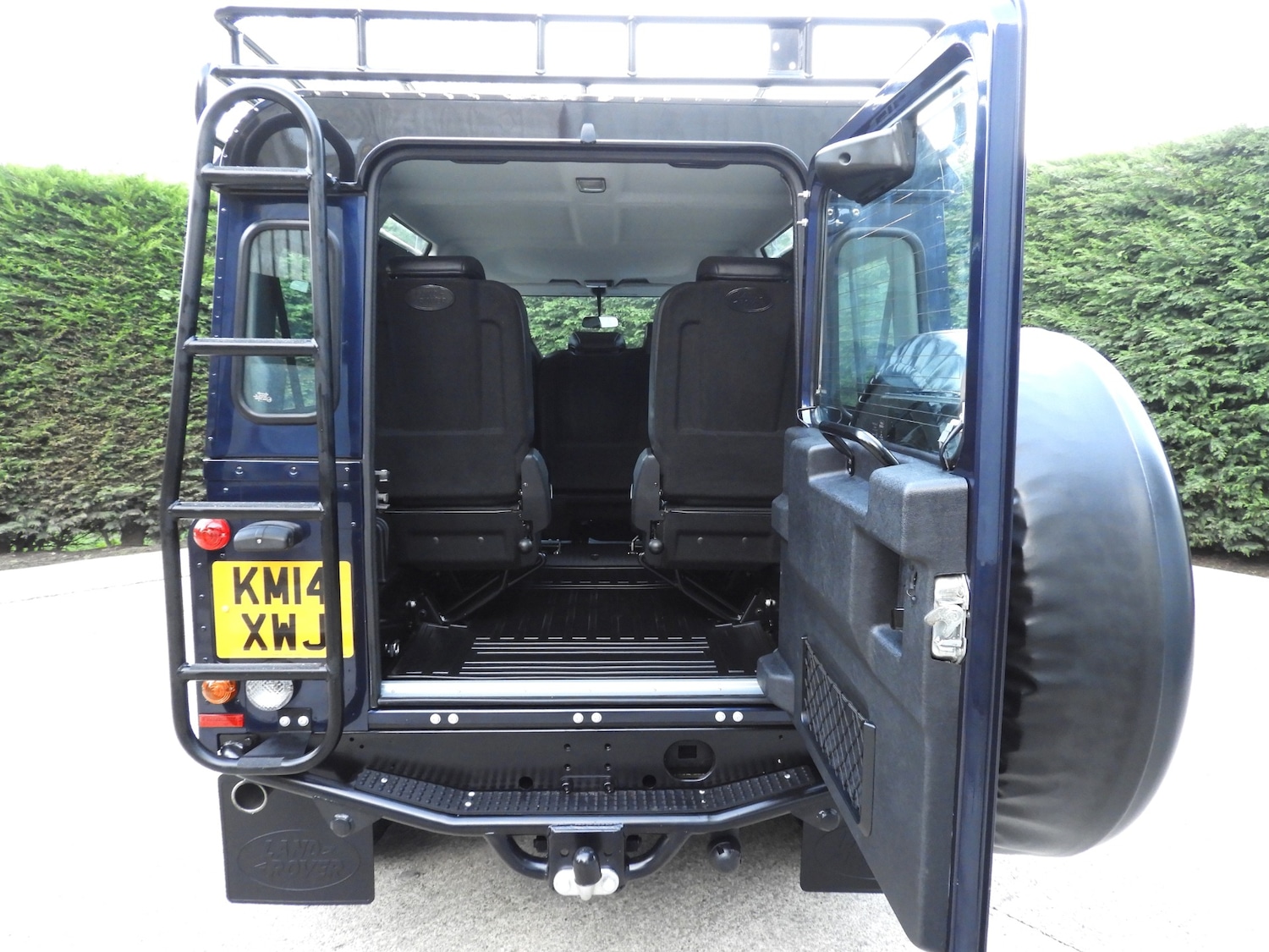 Used Land Rover Defender 110 2014 for sale - 77532632: Photo 19