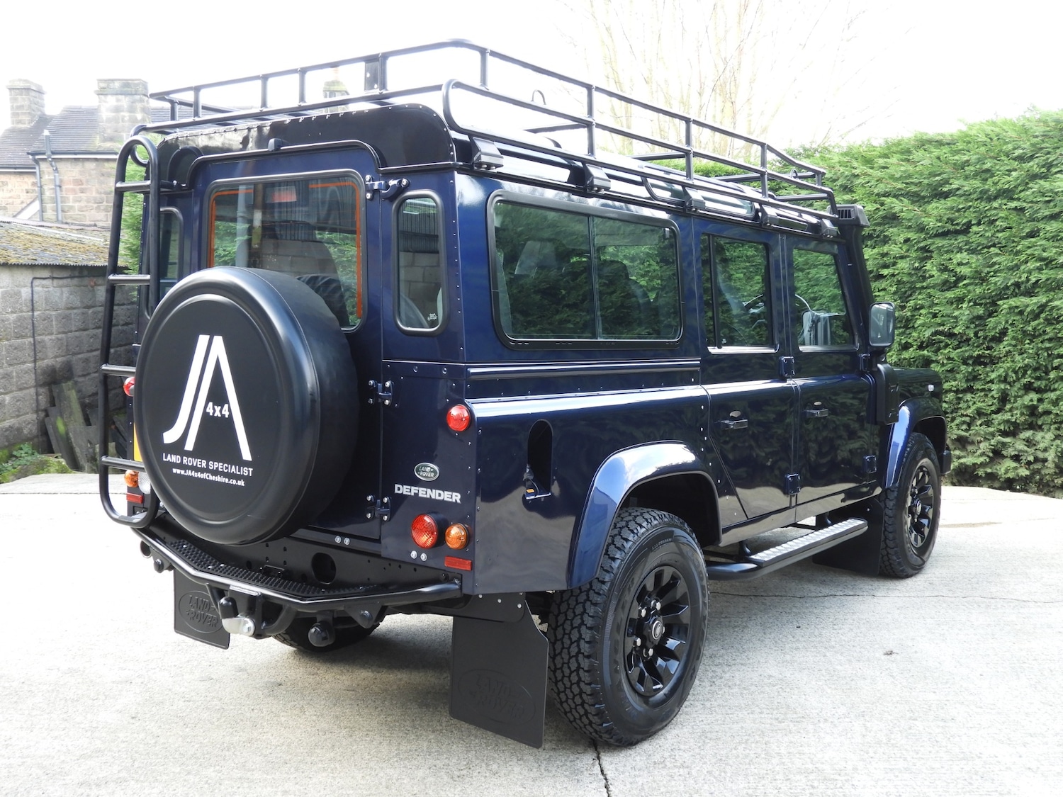Used Land Rover Defender 110 2014 for sale - 77532632: Photo 5