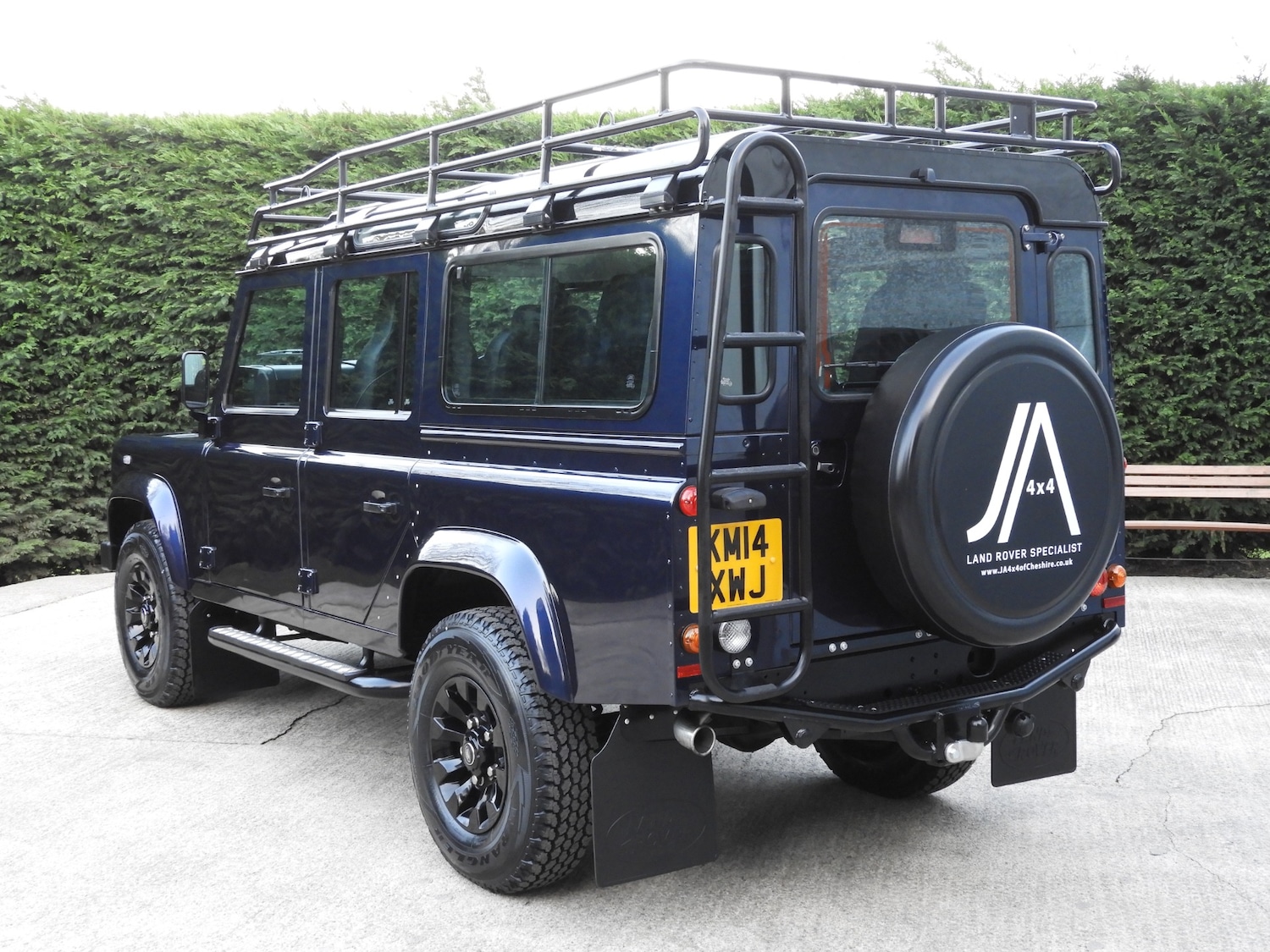 Used Land Rover Defender 110 2014 for sale - 77532632: Photo 6