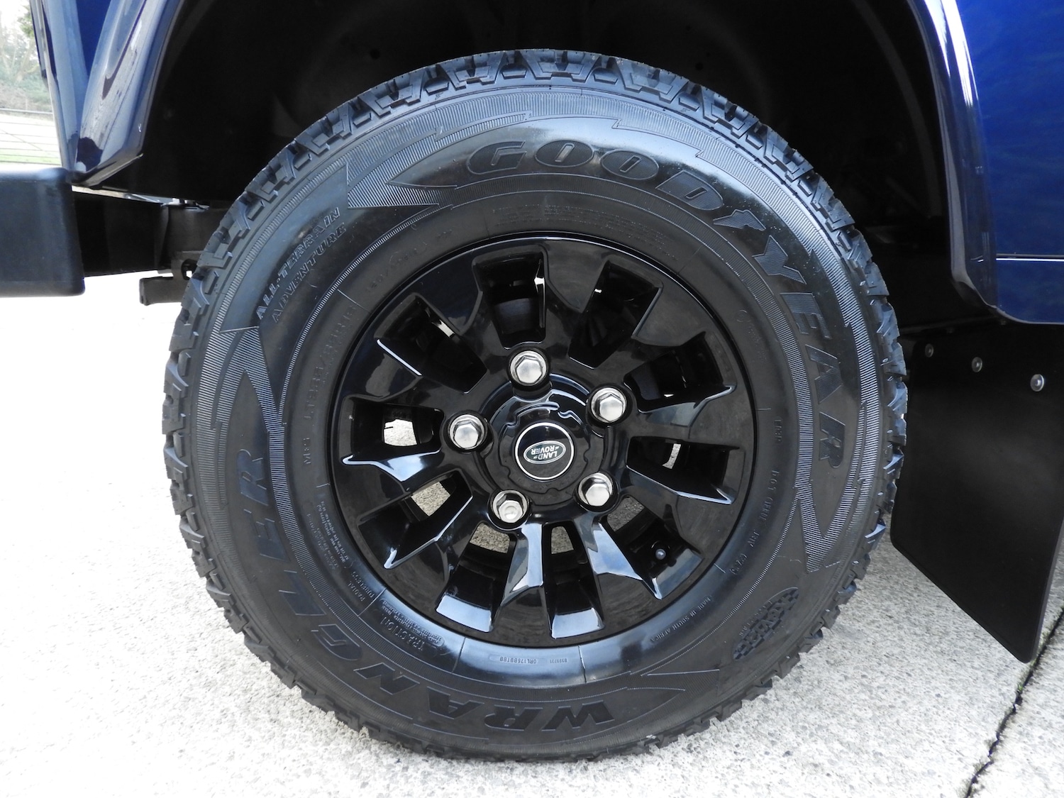 Used Land Rover Defender 110 2014 for sale - 77532632: Photo 8