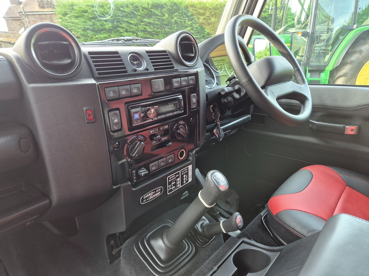 Used Land Rover Defender 90 2016 for sale - 77629445: Photo 10